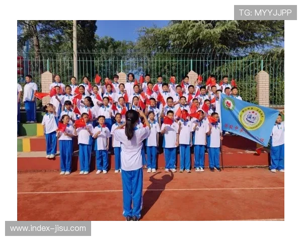 玉溪站观众沿湖助威 民族特色表演融入赛事文化 玉溪站观众沿湖助威 民族特色表演融入赛事文化