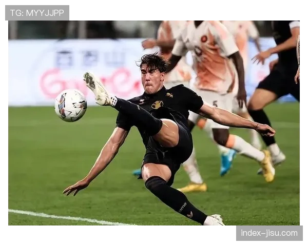 罗马队赛前最后一练重点演练定位球攻防，穆里尼奥的遗产仍在延续